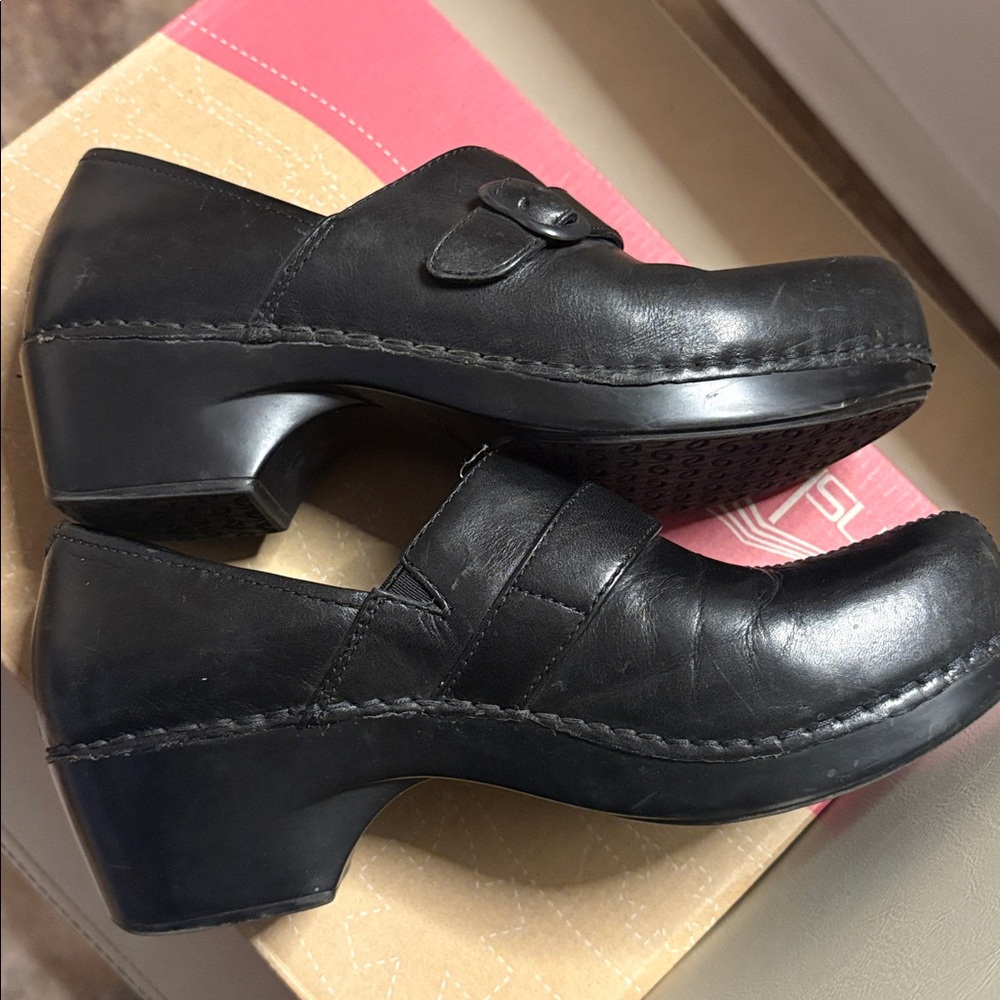 Dansko Tamara black leather buckle clogs 39 - Picture 7 of 13